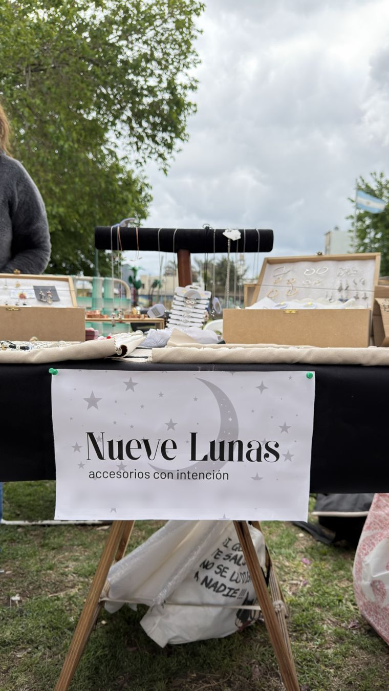Puesto de Nueve Lunas en una feria